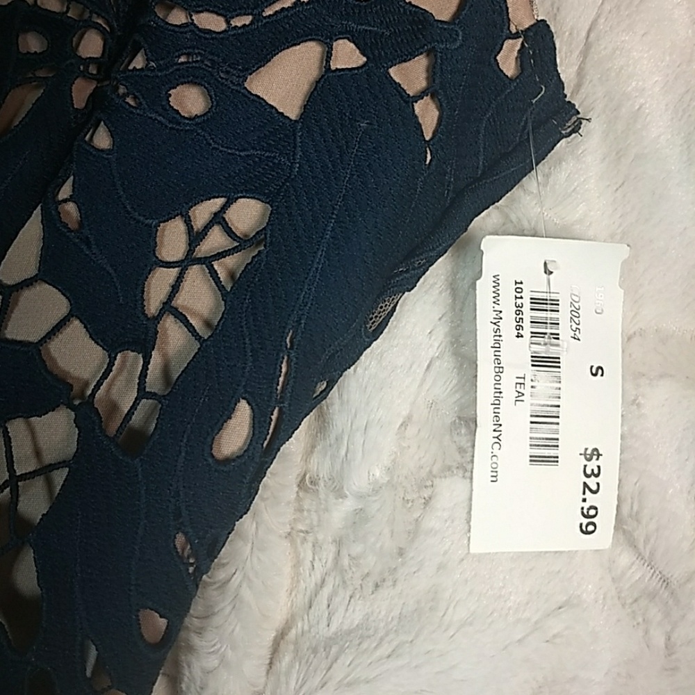 Dress - Picture 3 of 4